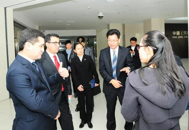 烏茲別克斯坦駐華大使一行蒞臨洛陽自貿(mào)片區(qū)考察、交流